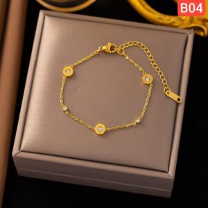 Roman Three Diamond Bracelet B04